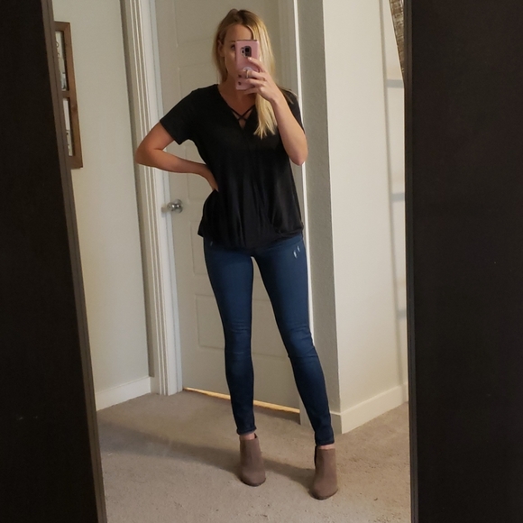 Black top with cross front - Picture 1 of 3